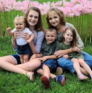 Meet your Posher, Lisa